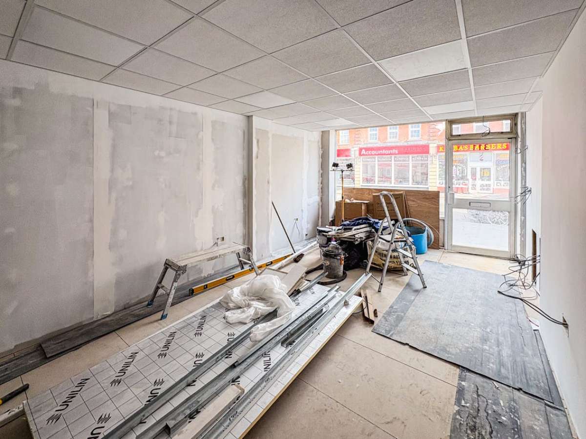 Retail/Shop in Bournemouth - photo 2