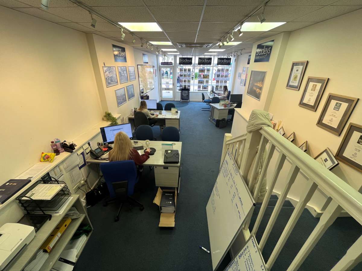 Retail/Shop in Exeter - photo 3