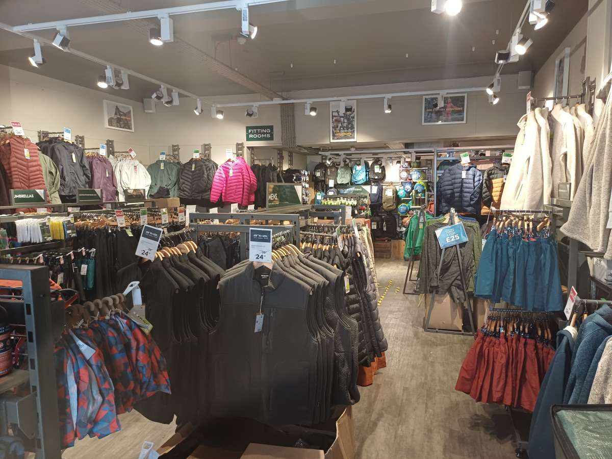 Retail/Shop in Dartmouth - photo 4