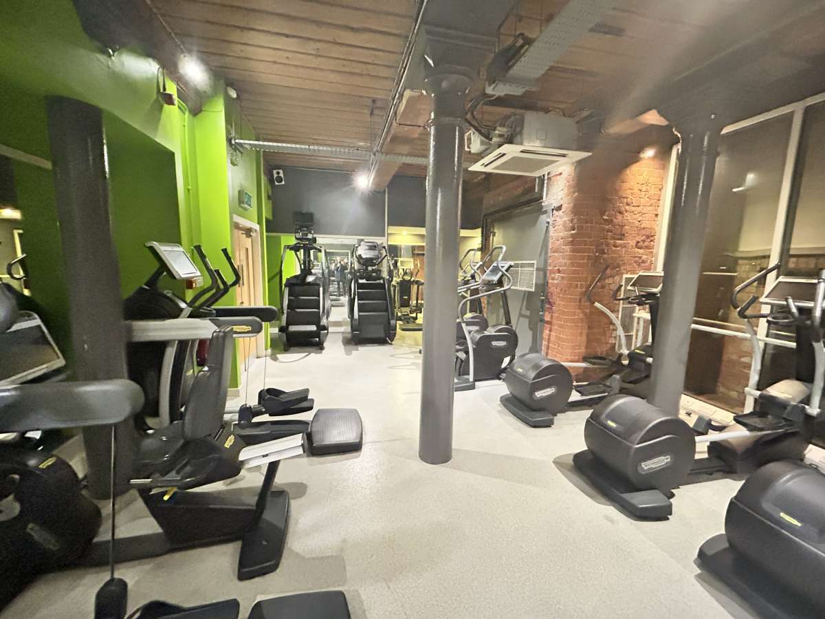 Retail/Shop in Manchester - photo 3