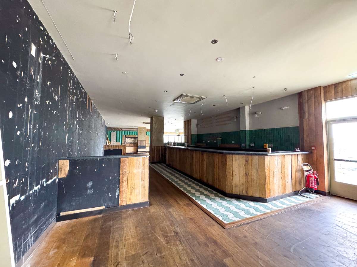 Retail/Shop in Falmouth - photo 3