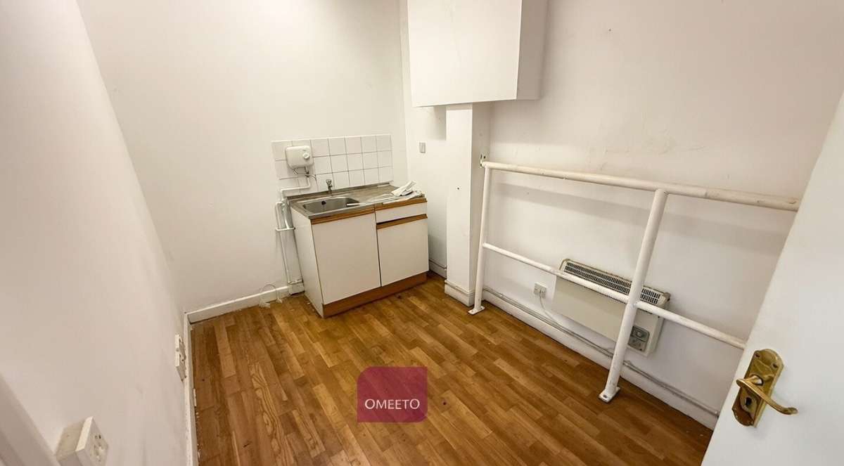 Retail/Shop in Ilkeston - photo 3