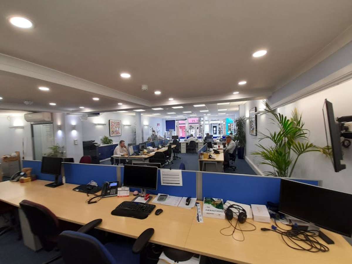 Retail/Shop in Winchester - photo 3