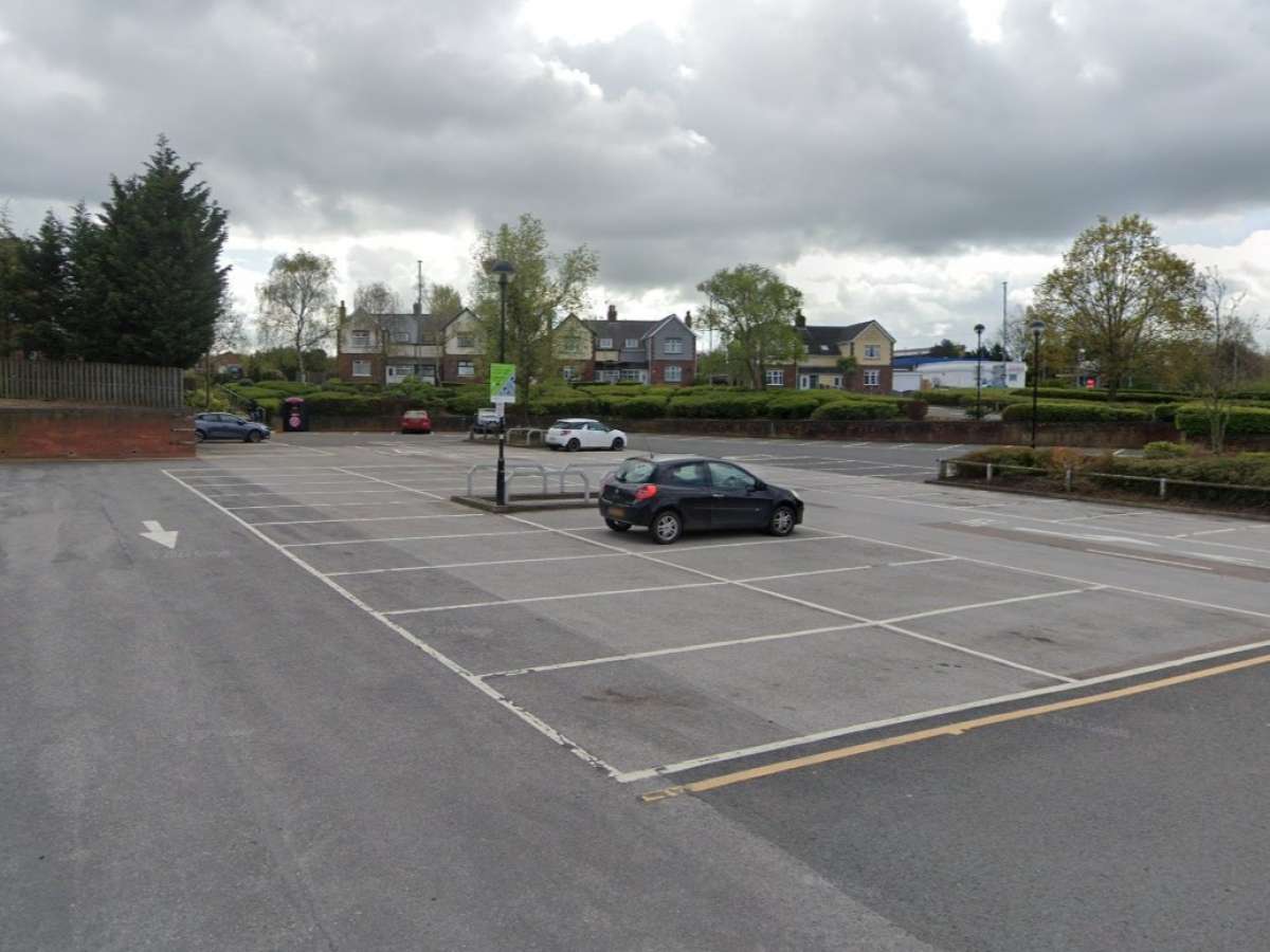 Retail/Shop in New Ollerton - photo 4