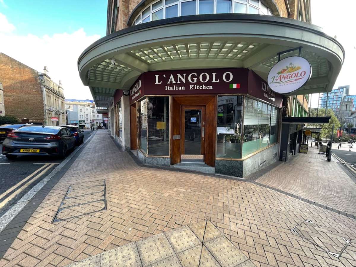 Retail/Shop in Bournemouth - photo 3