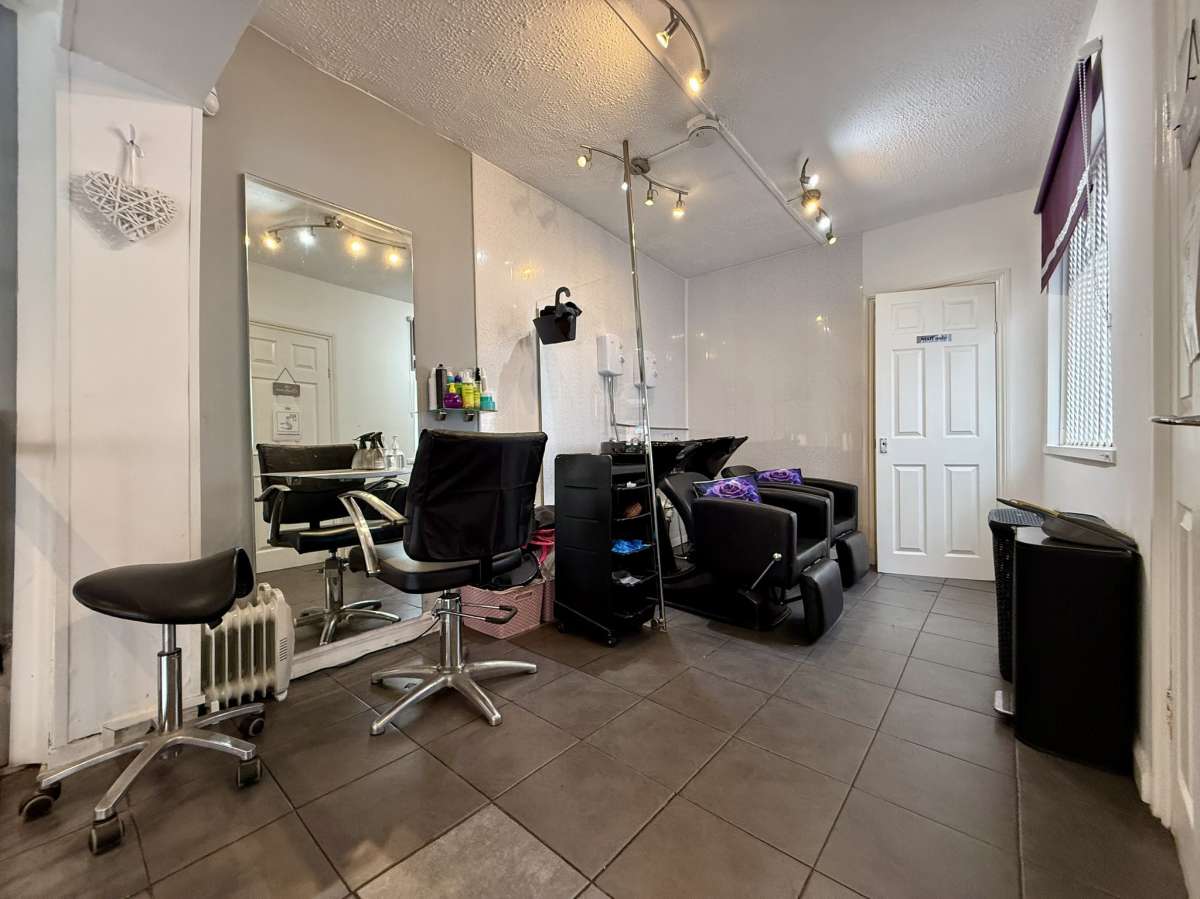 Retail/Shop in Nuneaton - photo 4