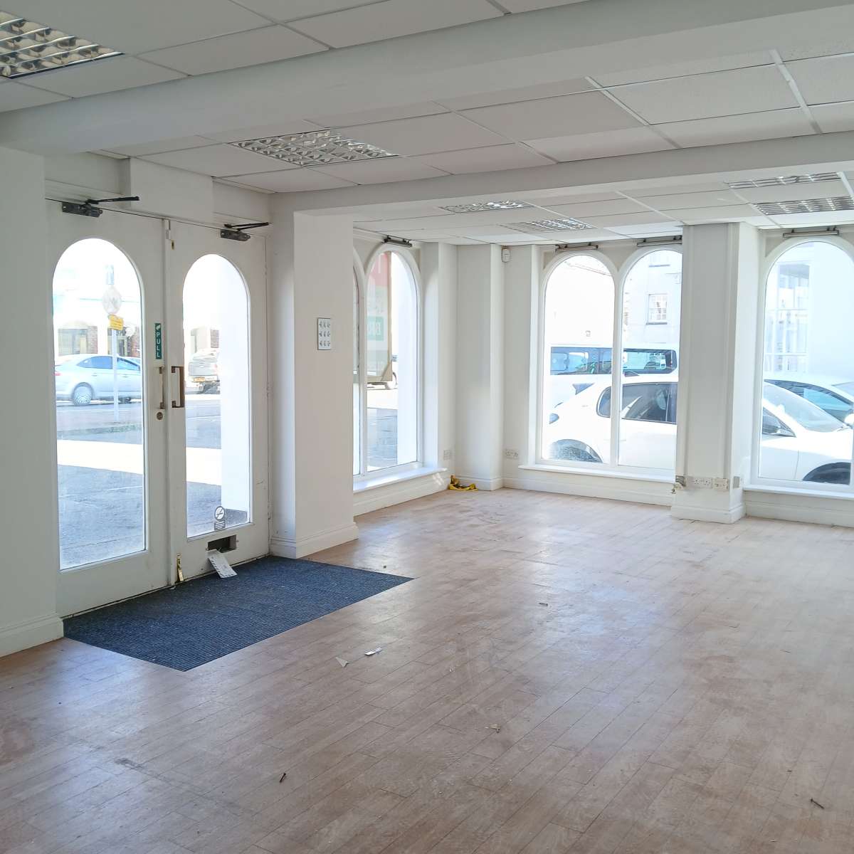 Retail/Shop in Bicester - photo 2