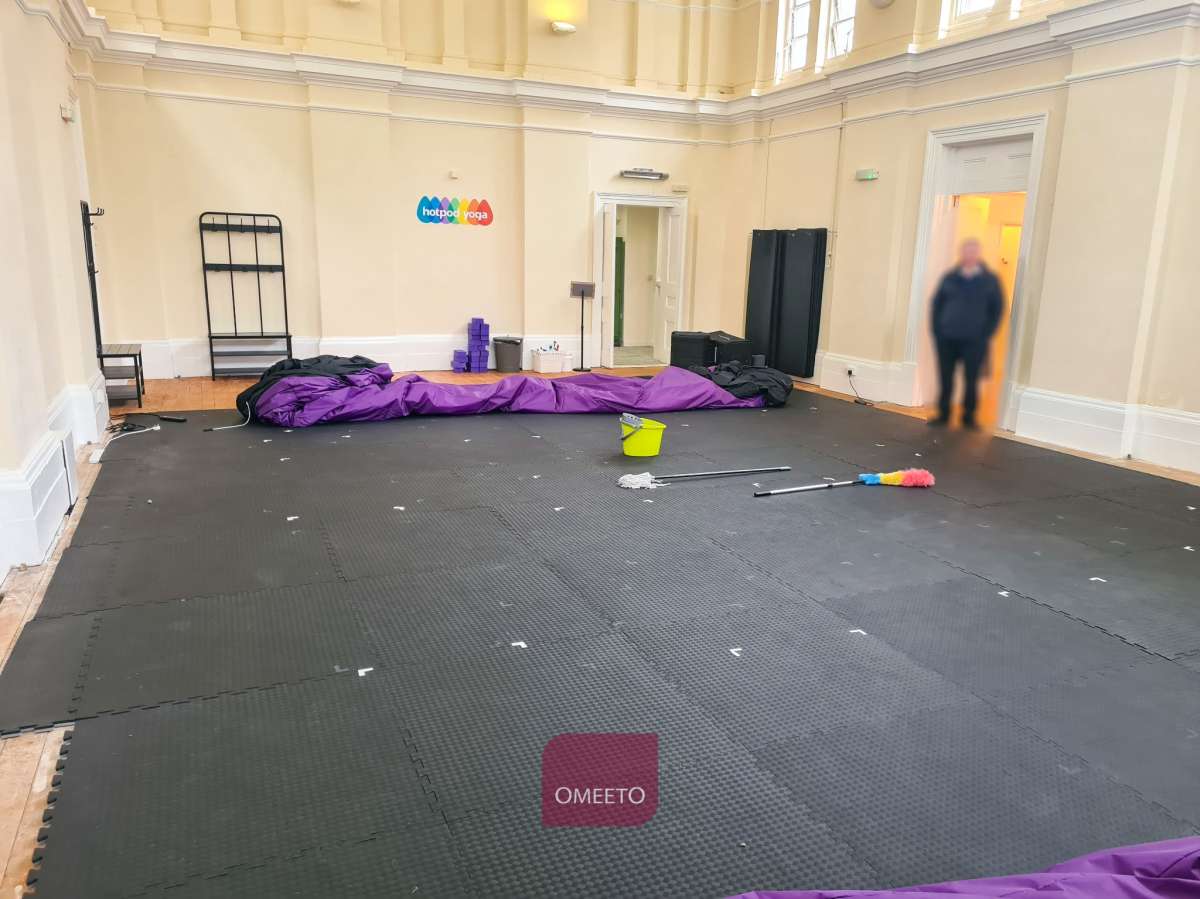 Retail/Shop in Burton On Trent - photo 3