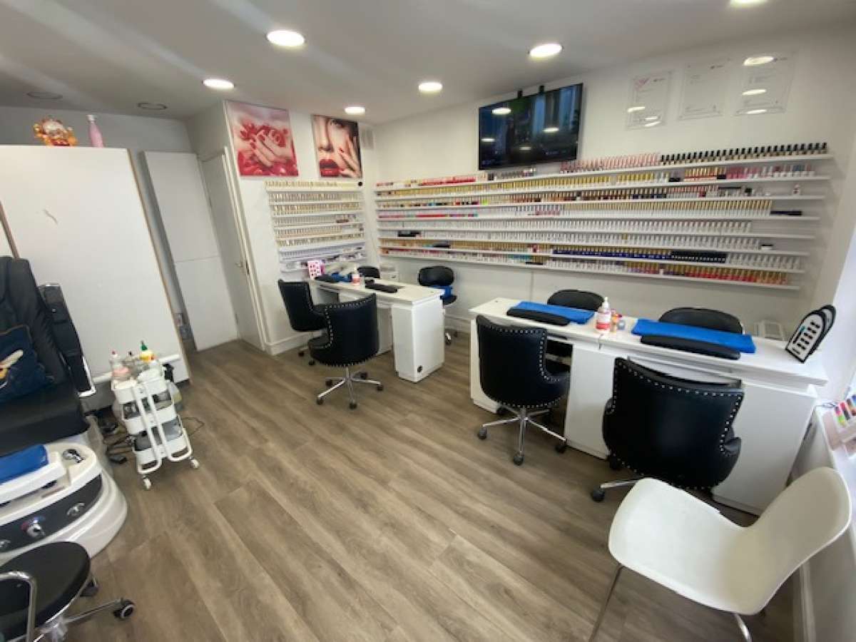 Retail/Shop in St. Ives - photo 4