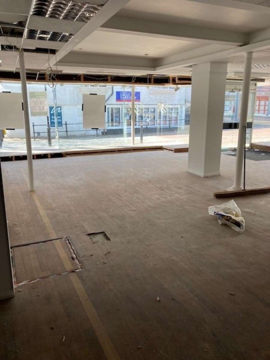 Retail/Shop in Ashford - photo 4