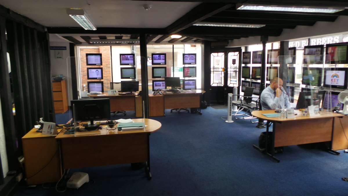 Retail/Shop in Ashford - photo 2