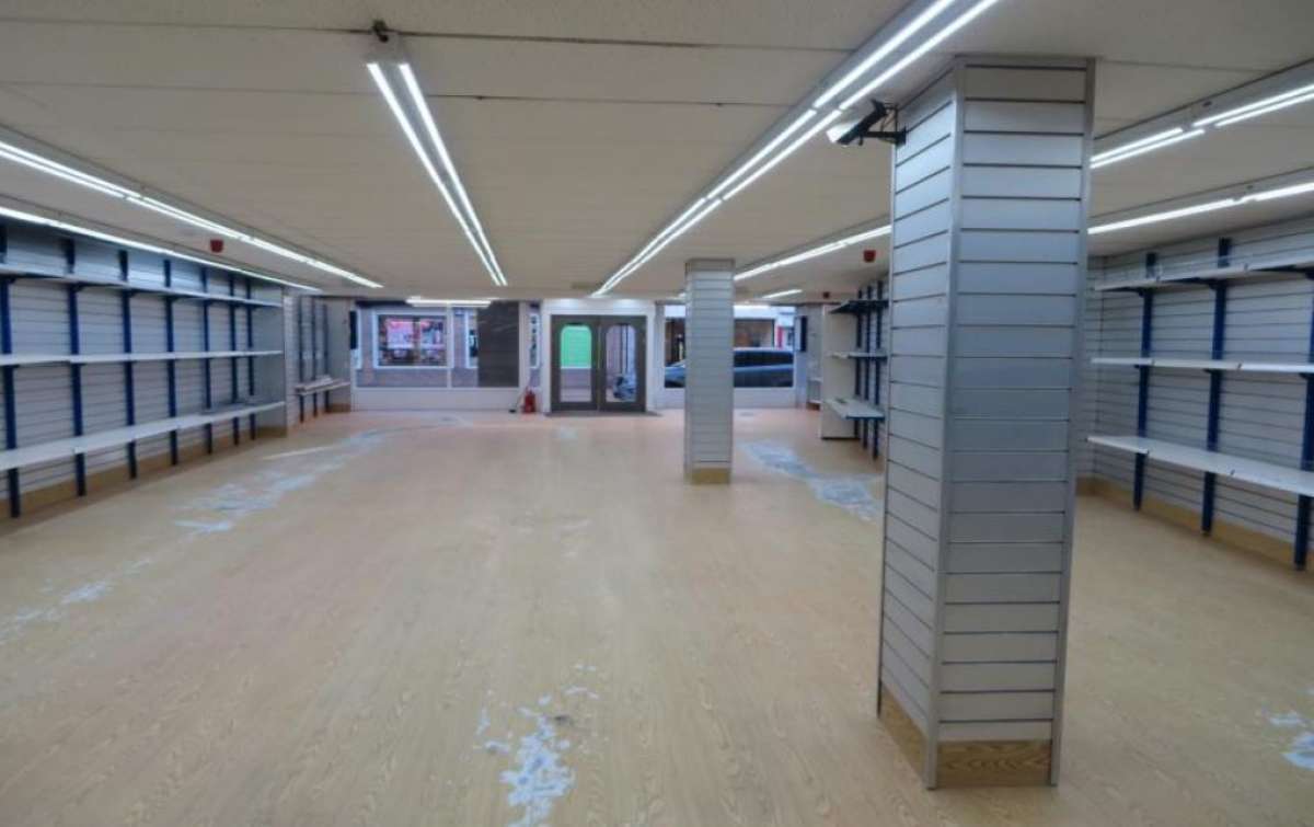 Retail/Shop in Mansfield - photo 2