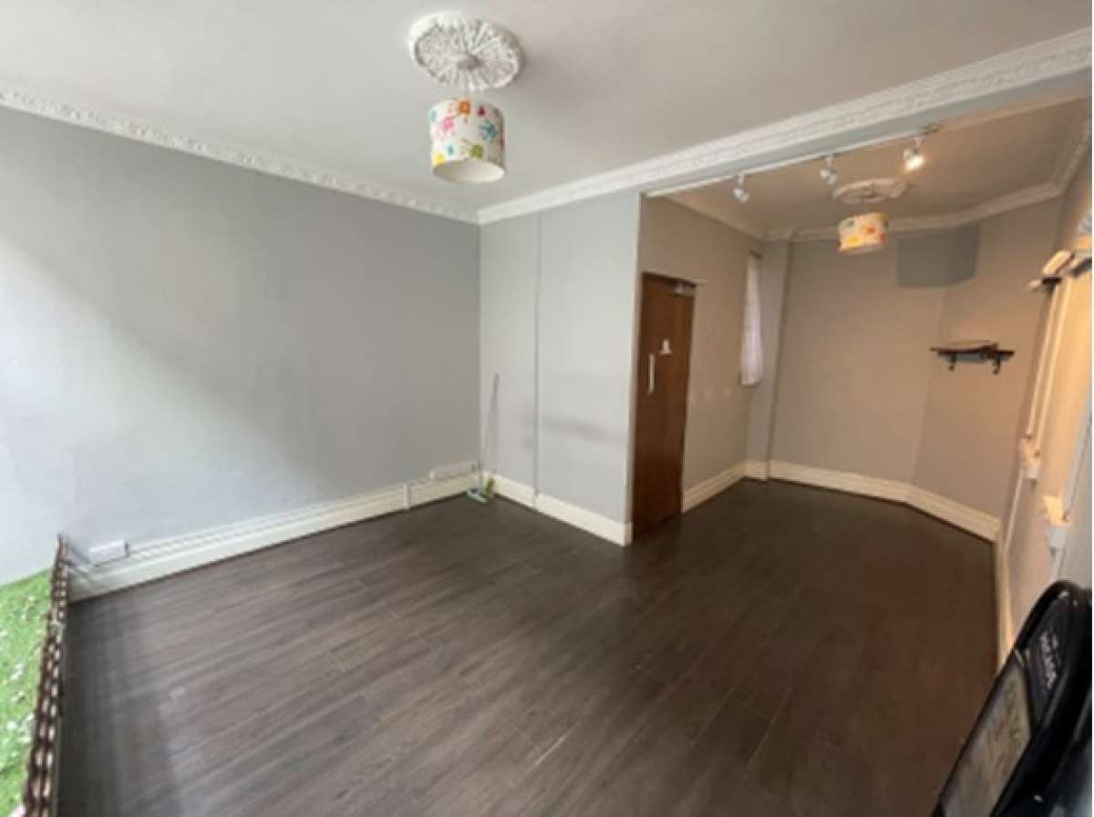 Retail/Shop in Bristol - photo 2