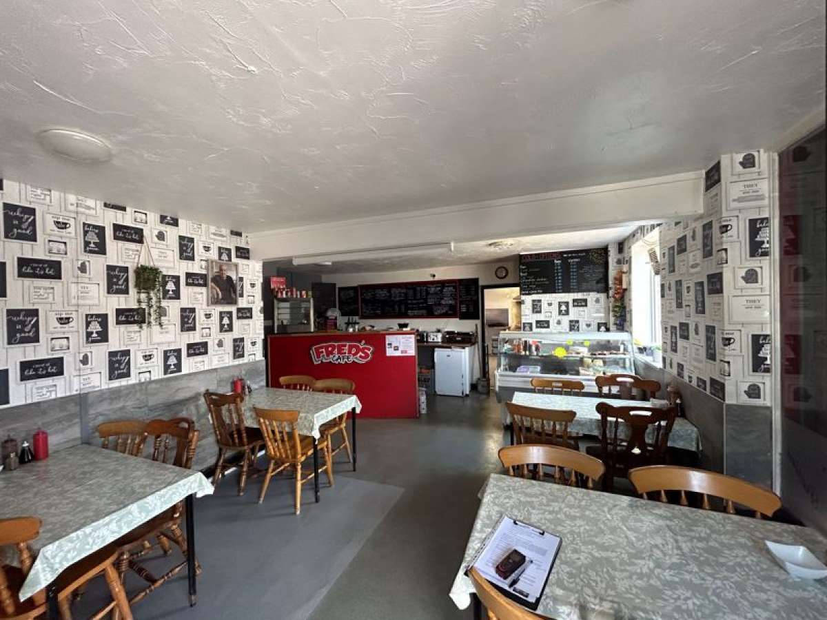 Retail/Shop in Macclesfield - photo 2