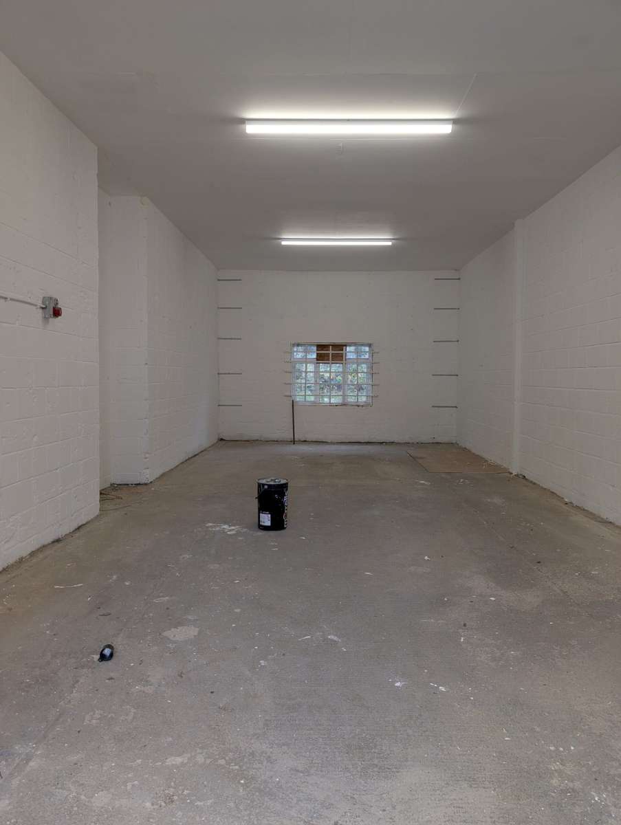 Industrial Unit in Church Lane Estate - photo 2